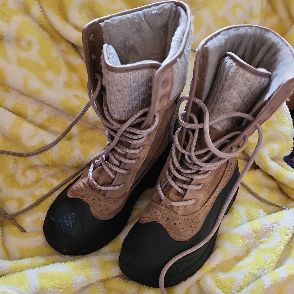 Lincoln Outfitter Size 7,  Tan and Black Lace-Up Boots